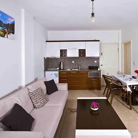 מלון Sestra 2*
